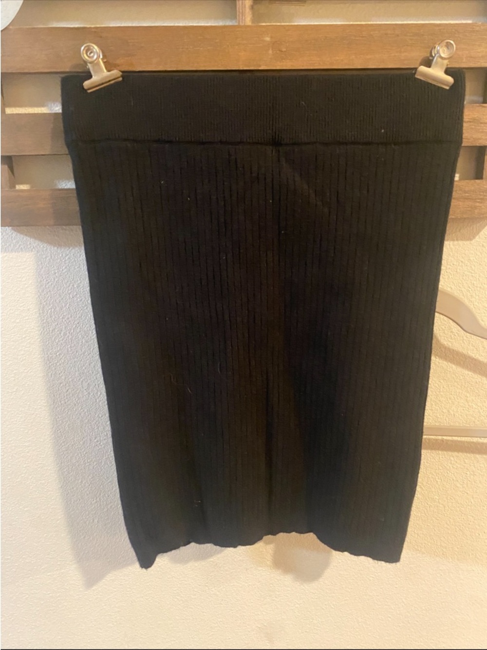 Meshki Black Ribbed Mini Skirt Sleek Stretch Fit Size Medium